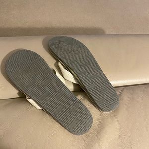 Women’s White Rainbow flip flop sandals